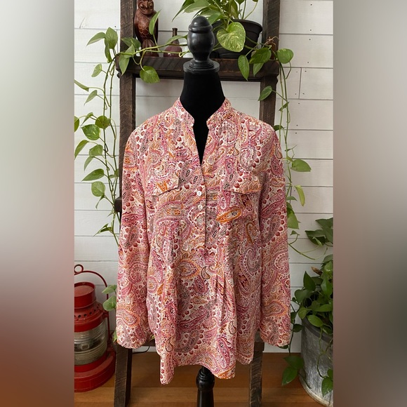 Preswick & Moore: Pink Paisley Pleated Boho Blouse with Front Pockets - Picture 13 of 16